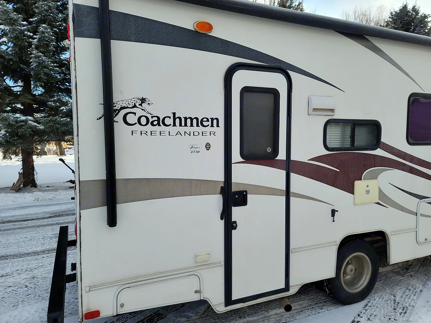 Photo 7 - 2011 Coachmen Class C Motorhome rental photo 9
