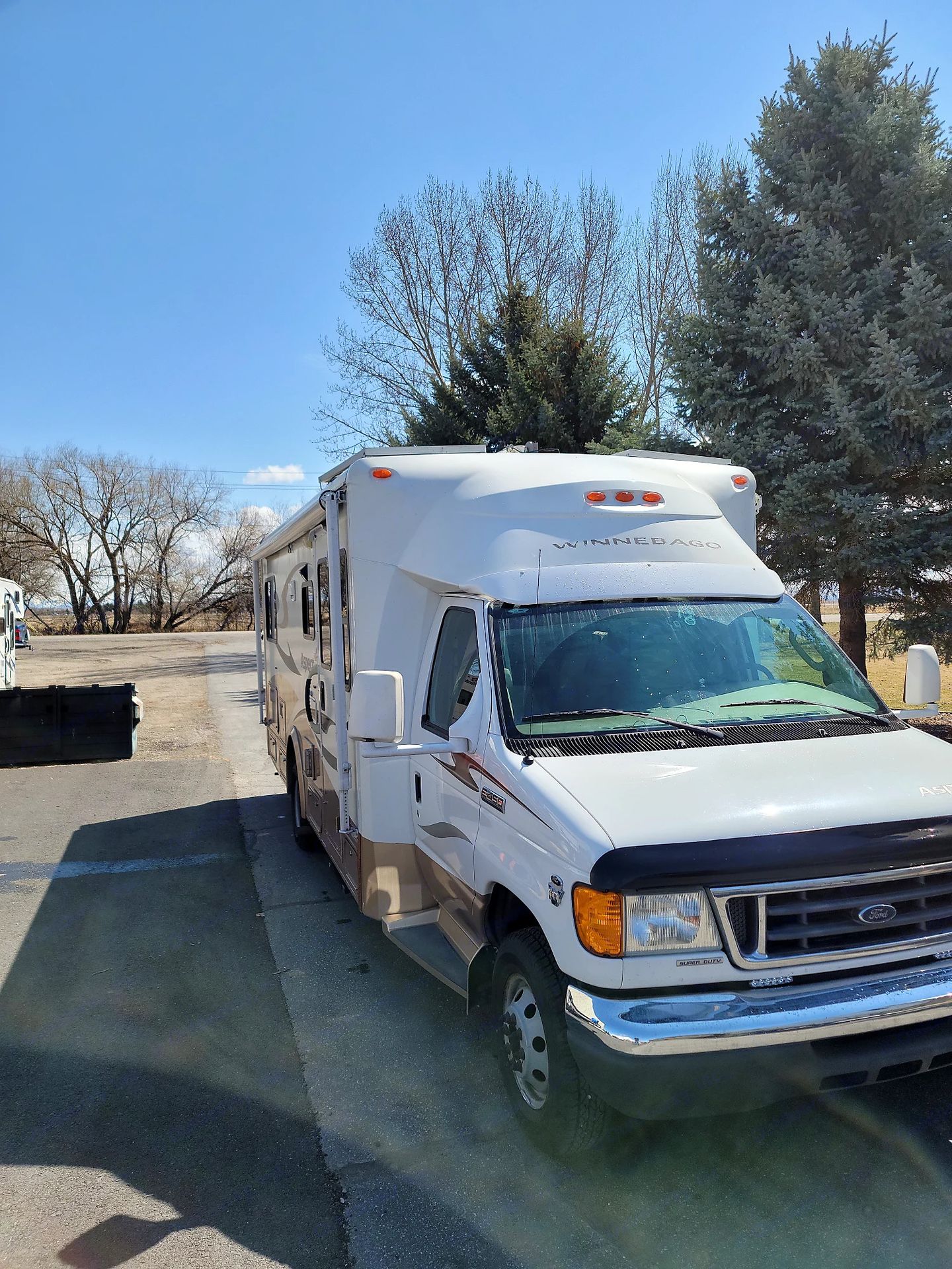 Photo 22 - 2007 Winnebago Class C Motorhome rental photo 24