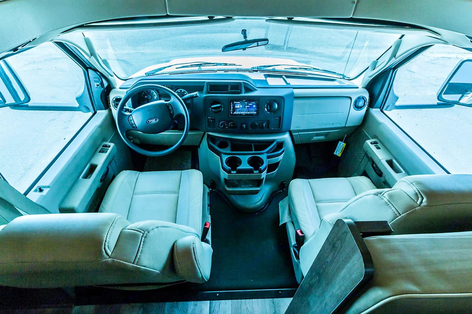 Photo 6 - 2019 Jayco Class C Motorhome rental photo 8