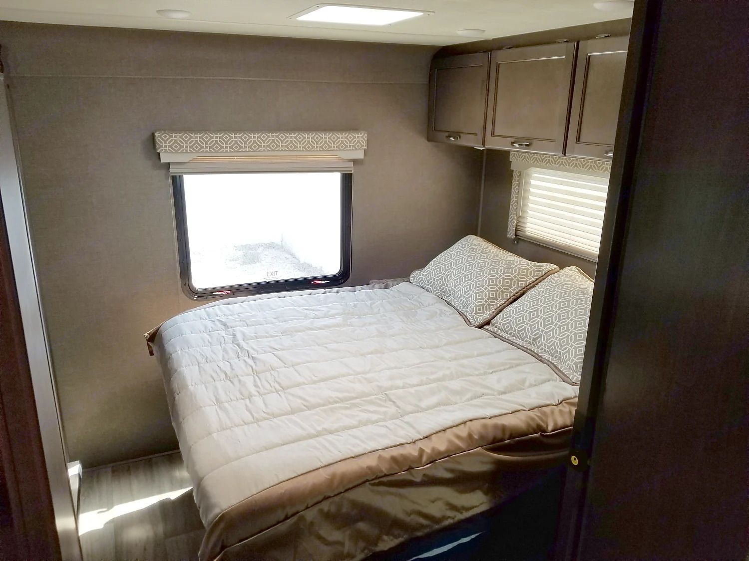 Photo 8 - 2018 Thor Motor Coach Class C Motorhome rental photo 10
