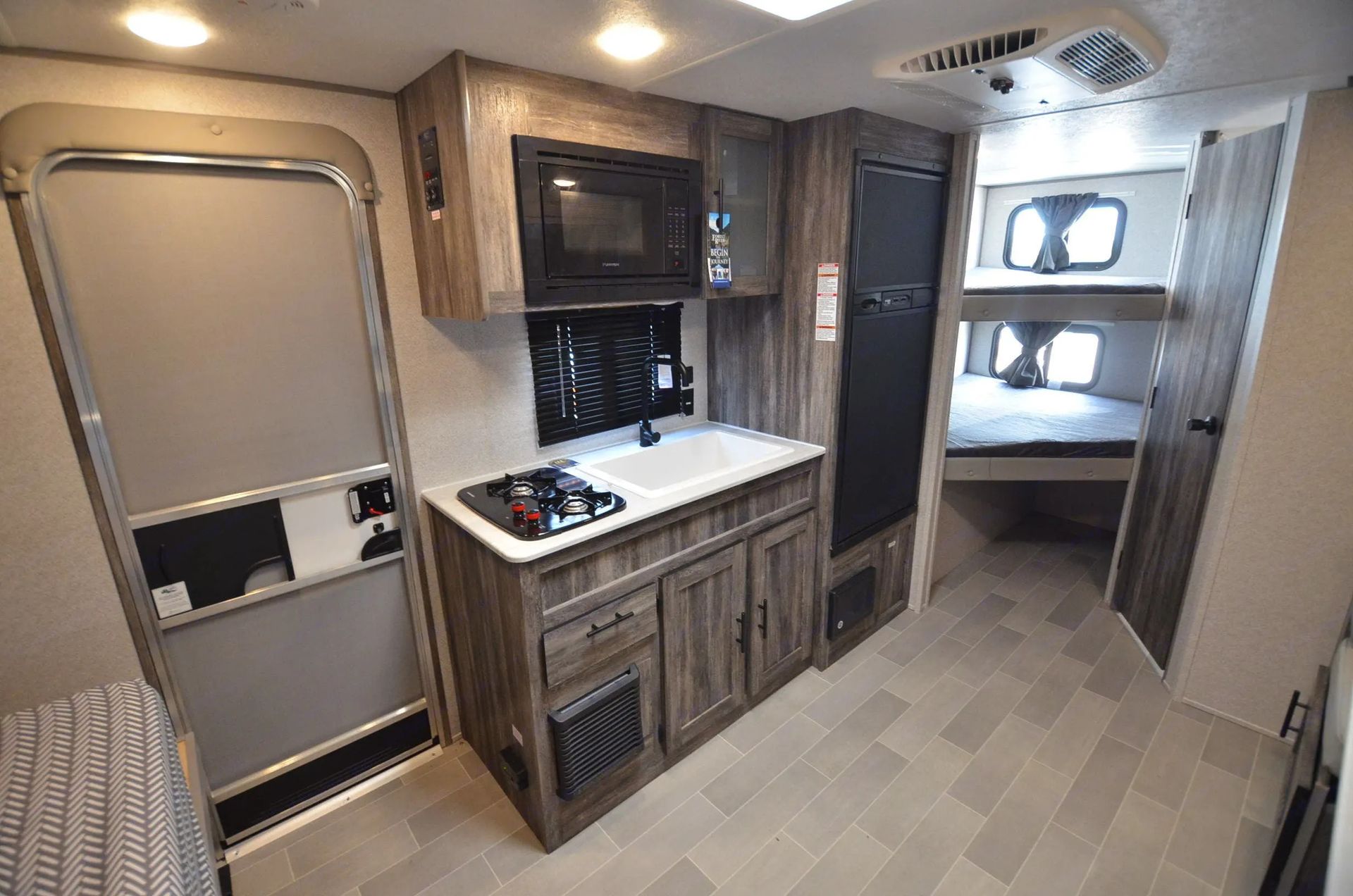 Photo 13 - 2021 Forest River Travel Trailer rental photo 15