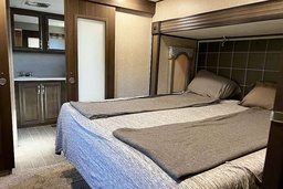 Photo 10 thumbnail 12