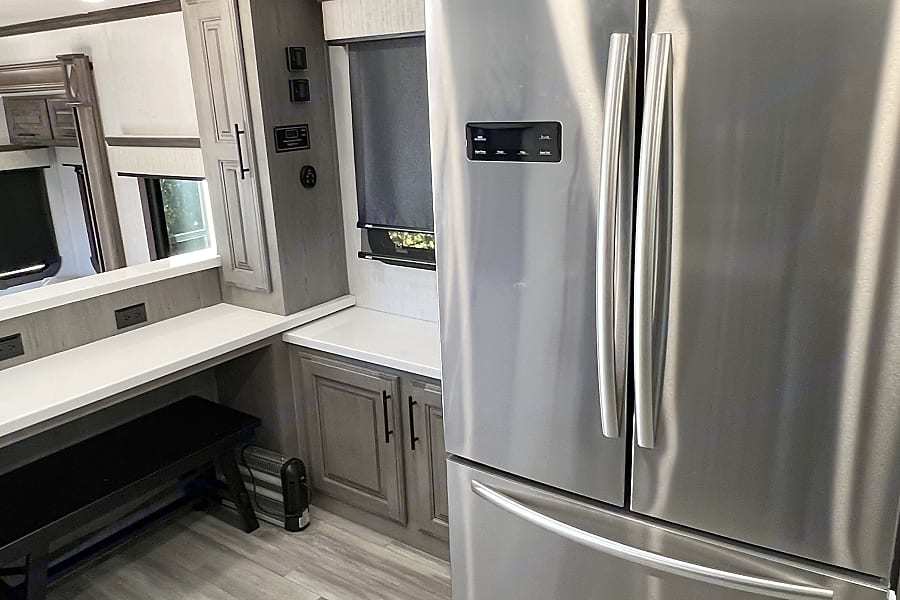 Photo 4 - 2021 HEART LAND Fifth Wheel rental photo 6