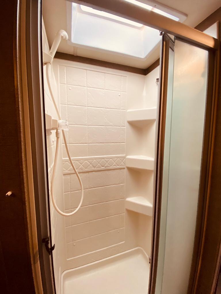 Photo 13 - 2019 Thor Class C Motorhome rental photo 15