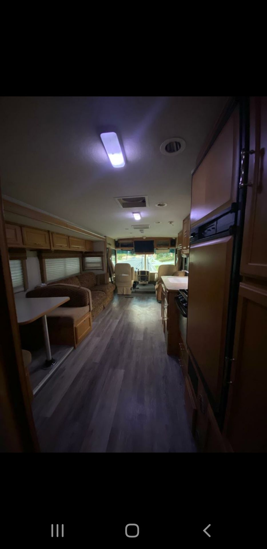 Photo 11 - 2007 Winnebago Industries, Inc. Class A Motorhome rental photo 13