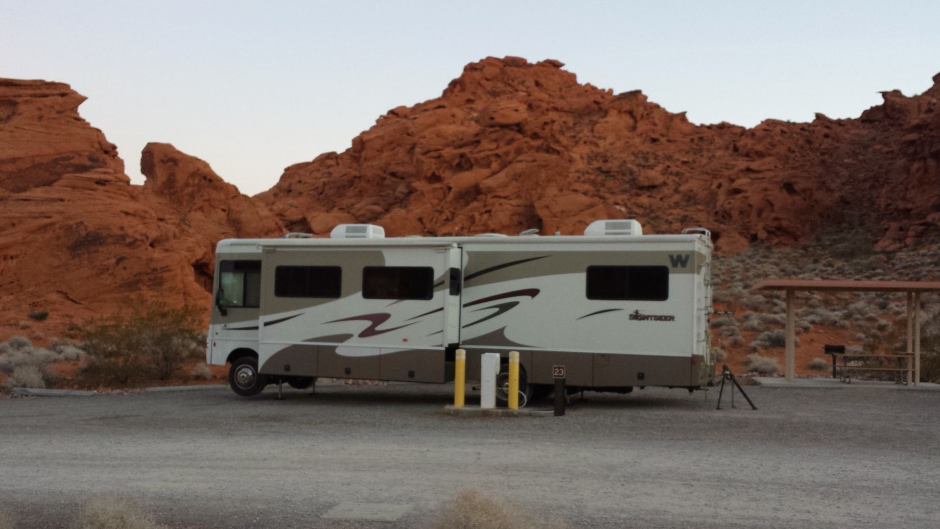 Photo 17 - 2007 Winnebago Industries, Inc. Class A Motorhome rental photo 19
