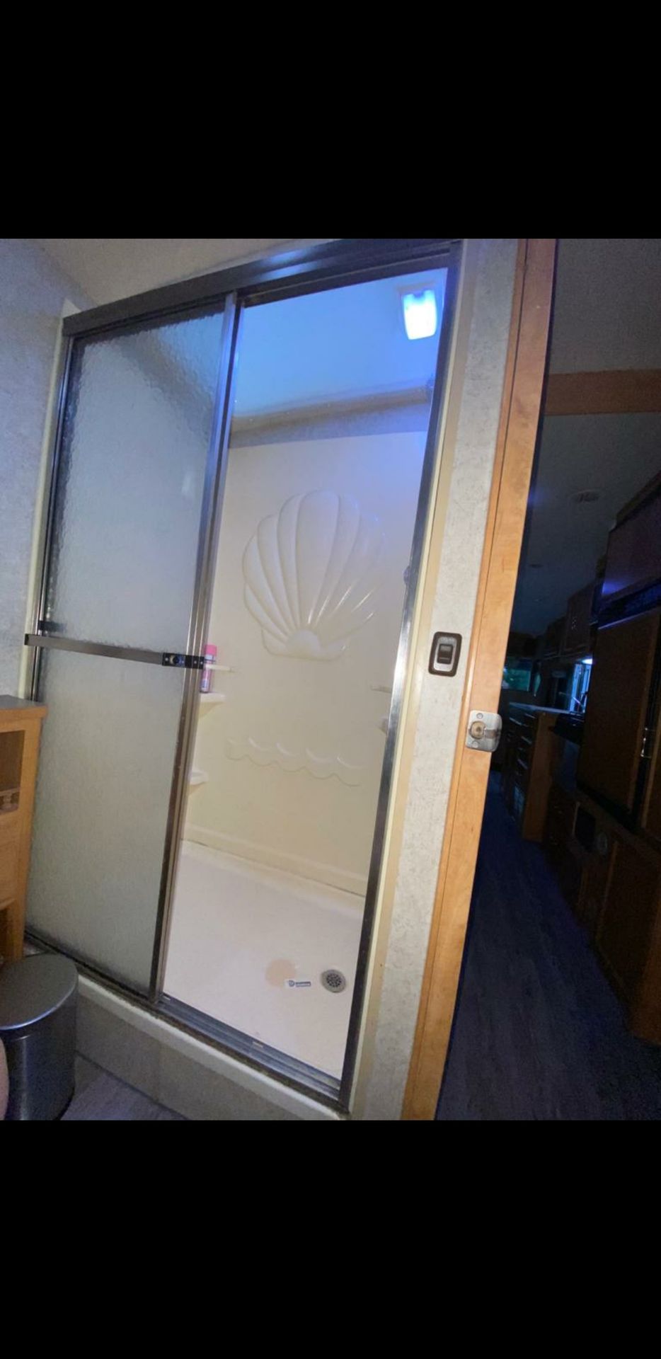 Photo 34 - 2007 Winnebago Industries, Inc. Class A Motorhome rental photo 36