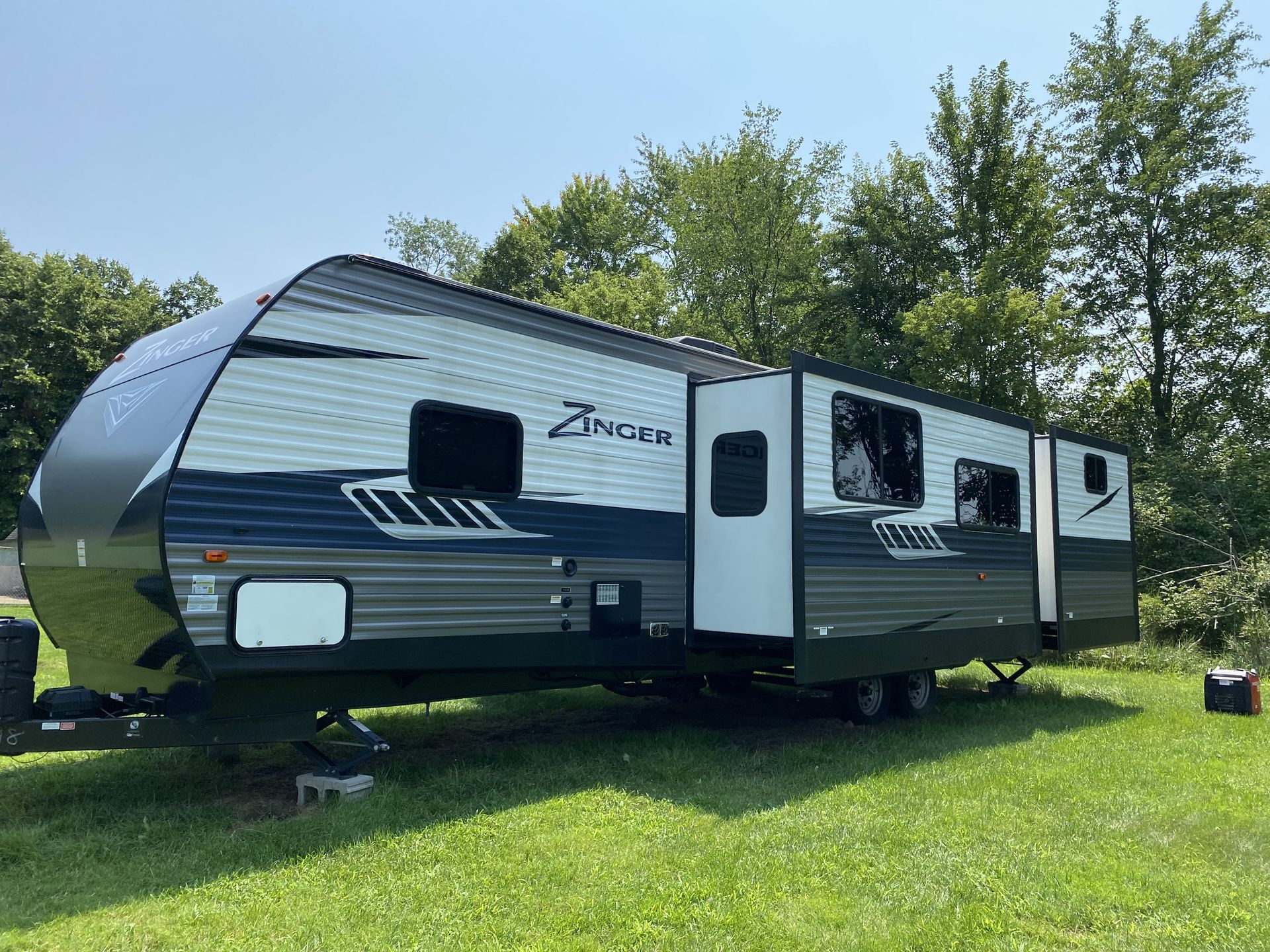 Photo 1 - 2018 CROSS ROADS Travel Trailer rental photo 3