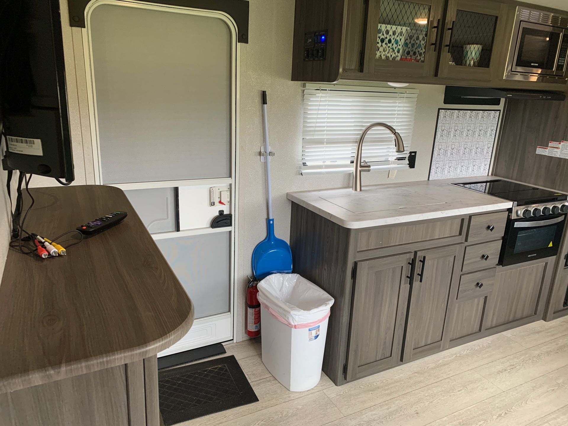 Photo 6 - 2021 Shasta Travel Trailer rental photo 13