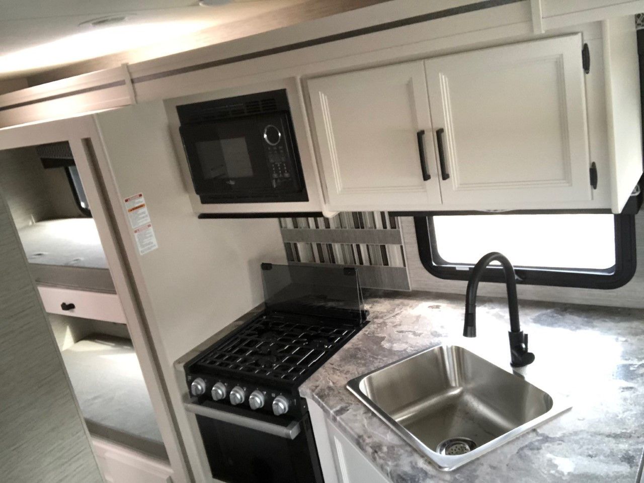 Photo 6 - 2022 Thor Class A Motorhome rental photo 8