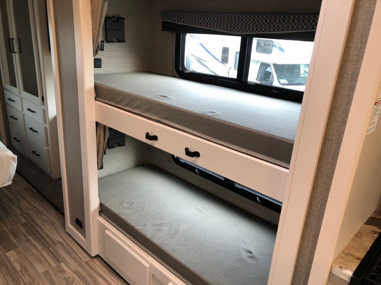 Photo 9 - 2022 Thor Class A Motorhome rental photo 11