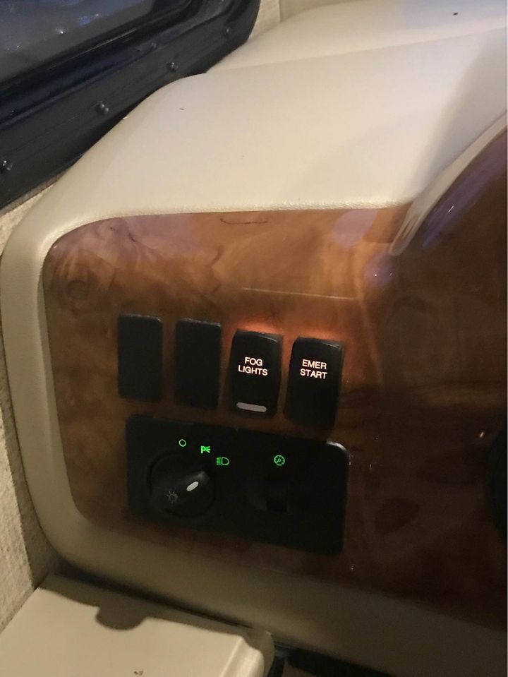 Photo 14 - 2017 Thor Class A Motorhome rental photo 16