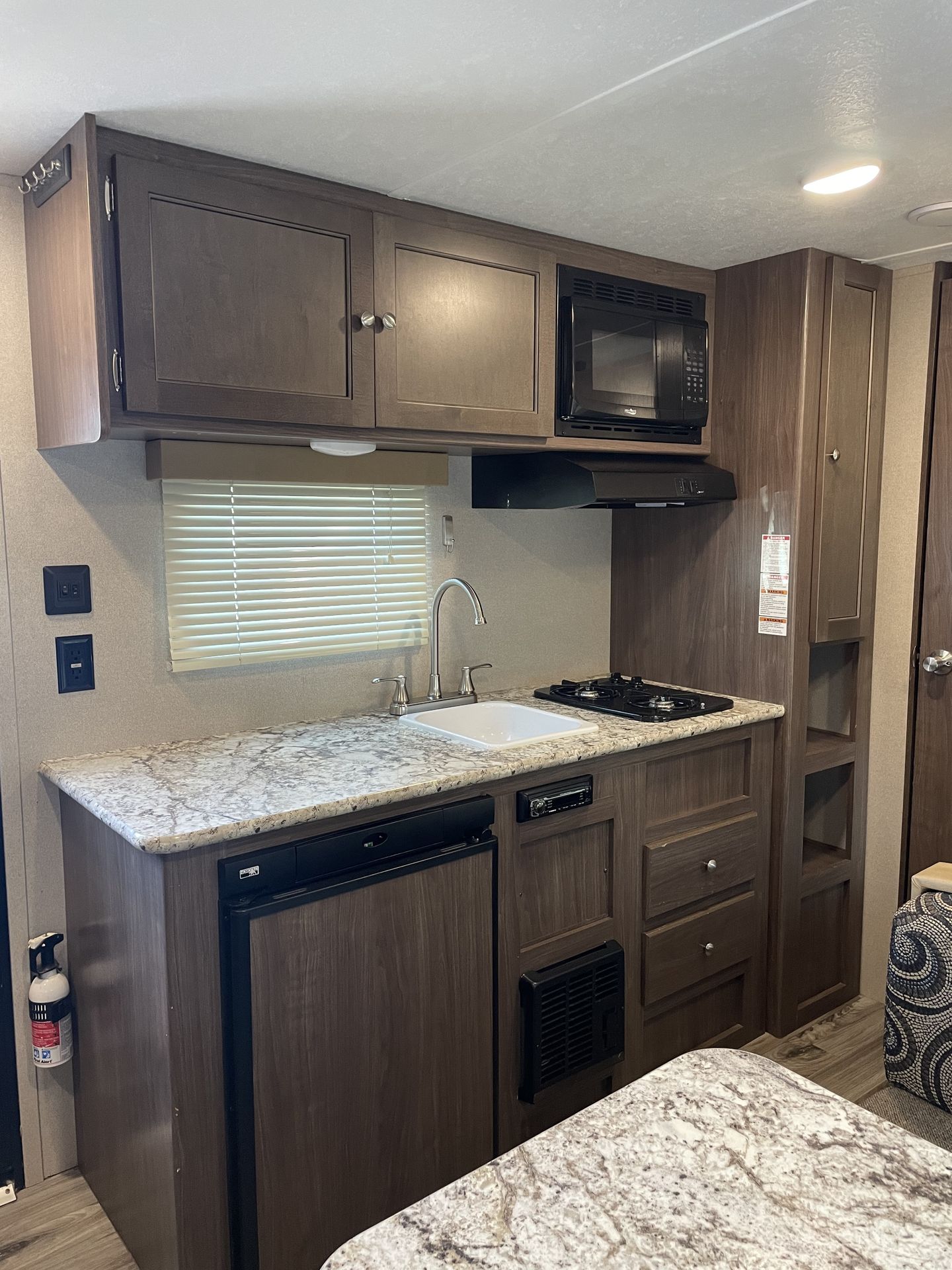 Photo 10 - 2018 Keystone Rv Travel Trailer rental photo 12