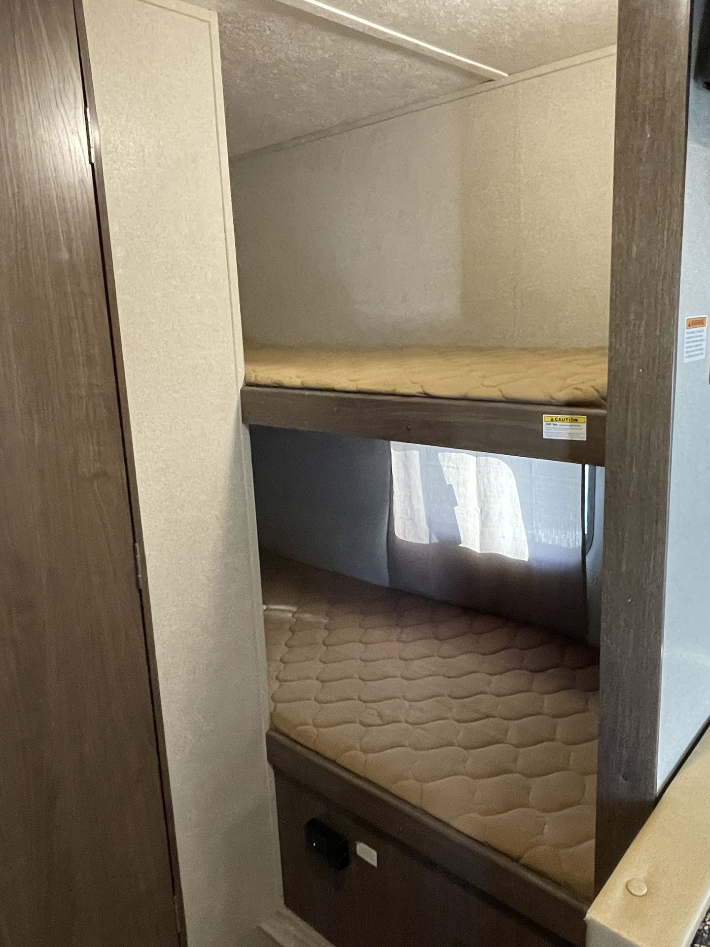 Photo 11 - 2018 Keystone Rv Travel Trailer rental photo 13