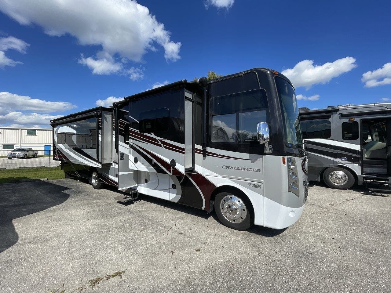Photo 0 - 2017 Thor Class A Motorhome rental photo 2