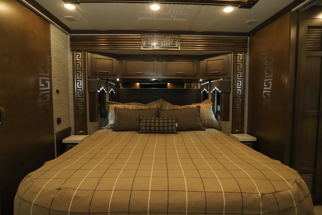 Photo 2 - 2017 Thor Class A Motorhome rental photo 9