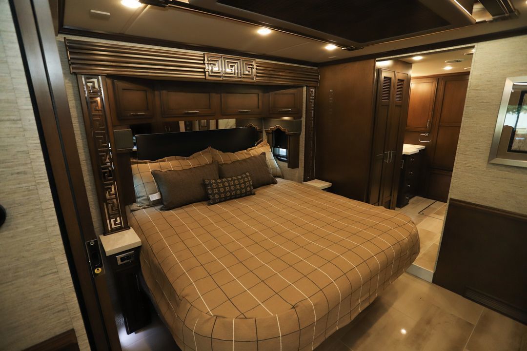 Photo 2 - 2017 Thor Class A Motorhome rental photo 10