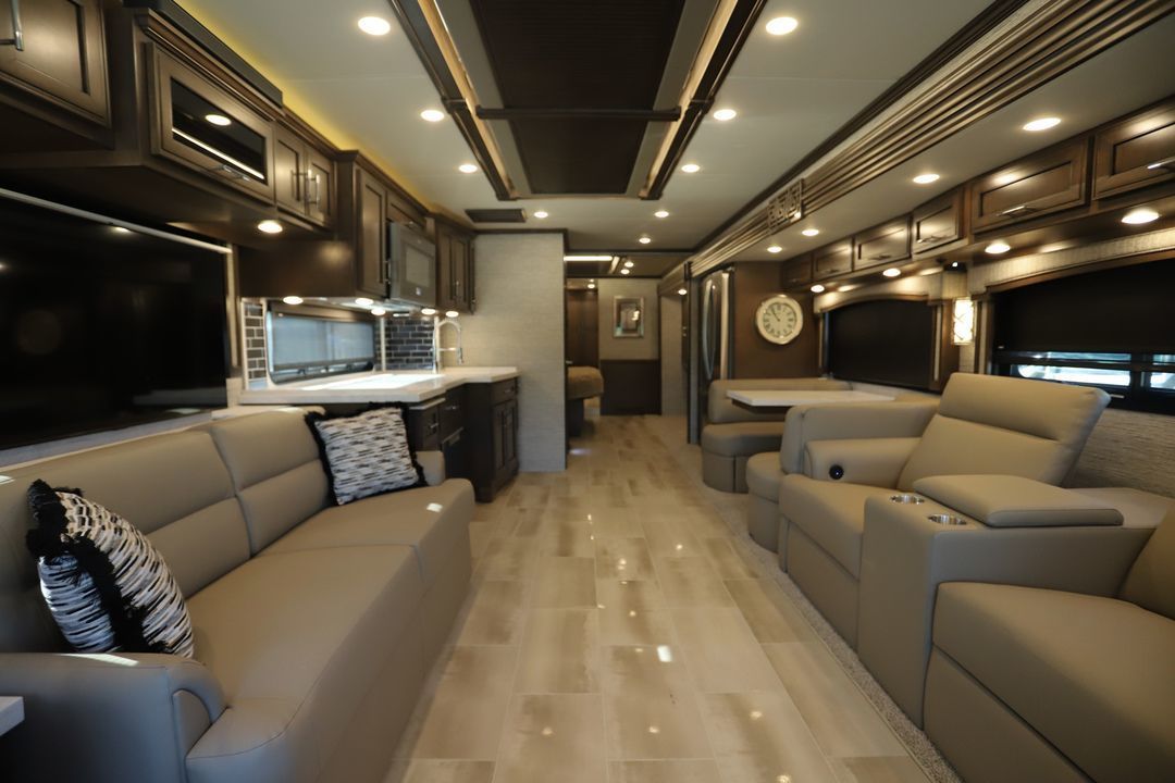 Photo 2 - 2017 Thor Class A Motorhome rental photo 13