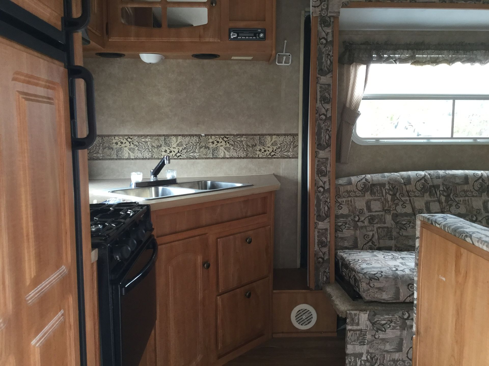 Photo 5 - 2006 Starcraft Rvs Travel Trailer rental photo 11