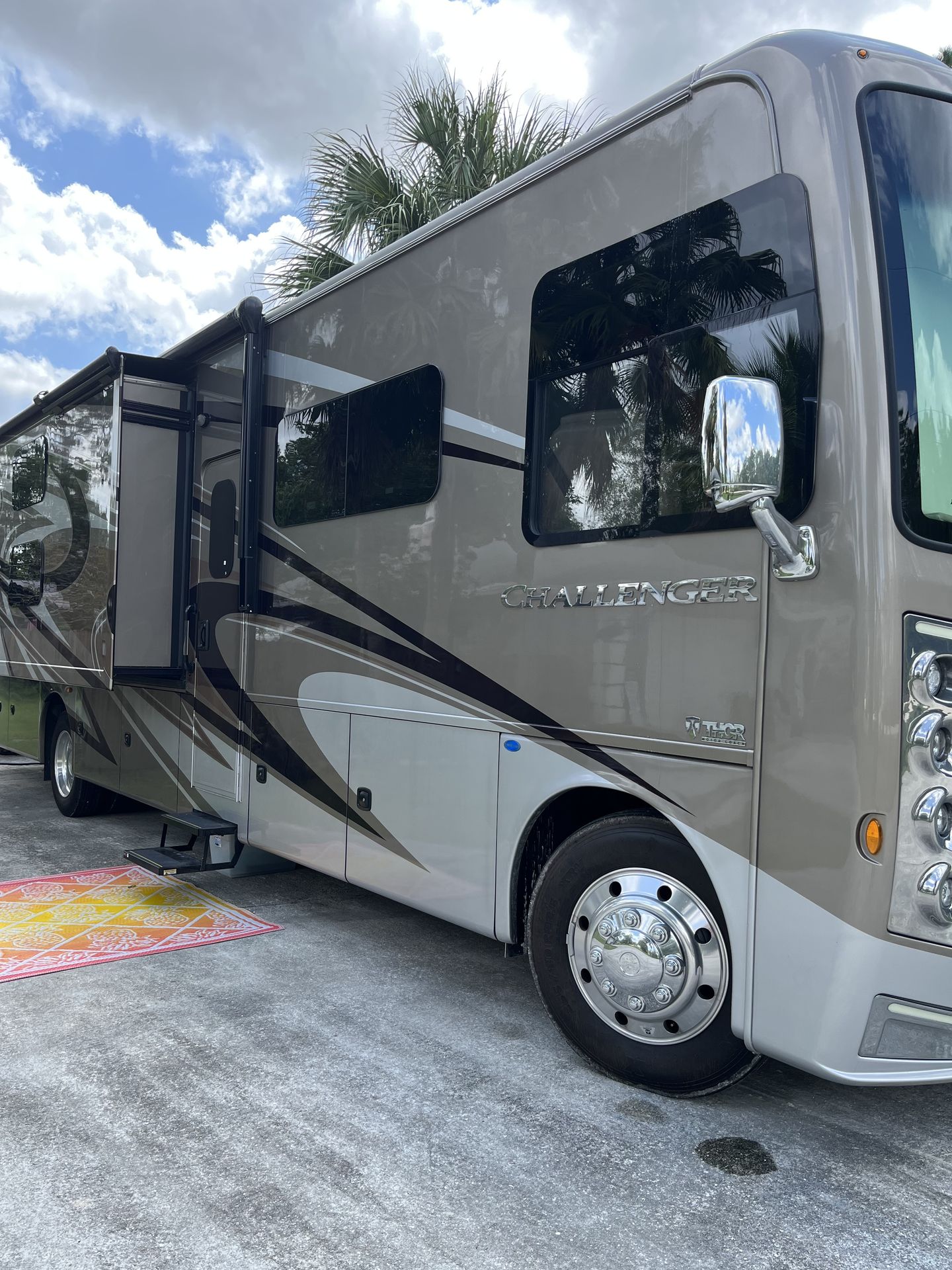 Photo 2 - 2021 Thor Motor Coach Class A Motorhome rental photo 4