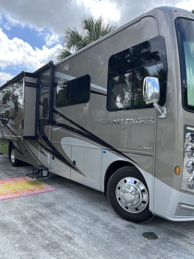 2021 Thor Motor Coach Challenger Class A Motorhome for rent in Loxahatchee, FL