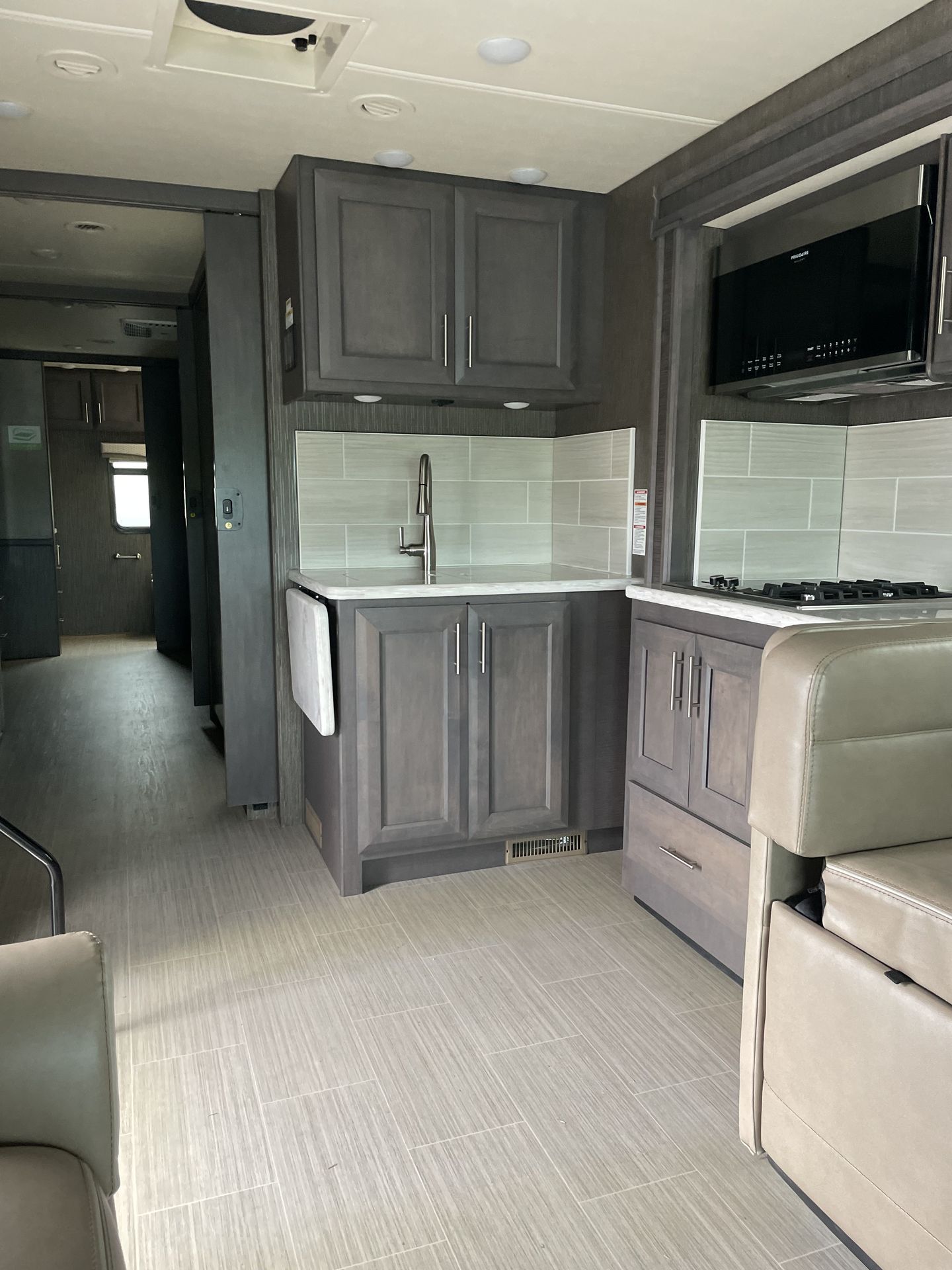 Photo 3 - 2021 Thor Motor Coach Class A Motorhome rental photo 5