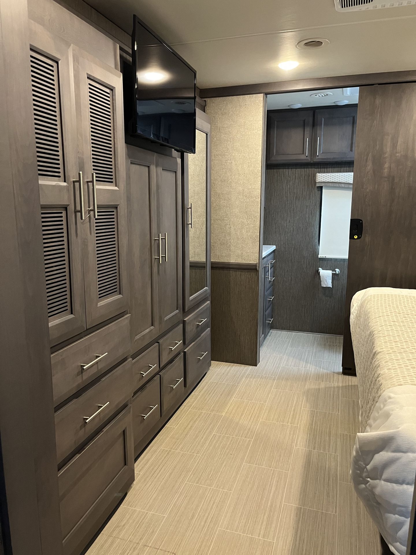 Photo 4 - 2021 Thor Motor Coach Class A Motorhome rental photo 6
