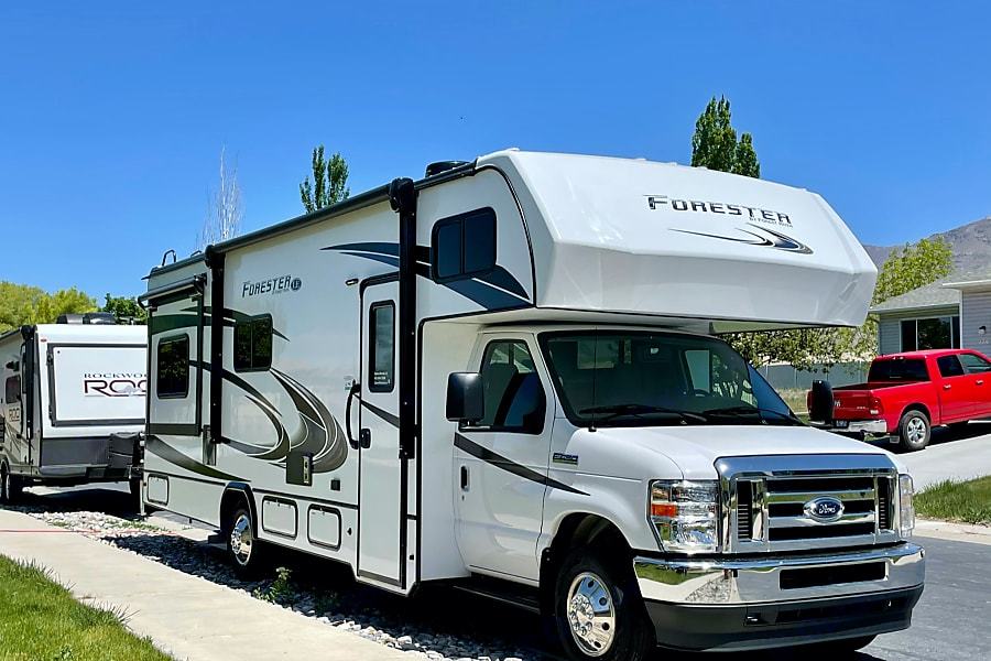 Photo 1 - 2022 Forester Class C Motorhome rental photo 3
