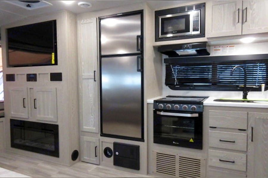 Photo 8 - 2022 Rockwood Travel Trailer rental photo 10