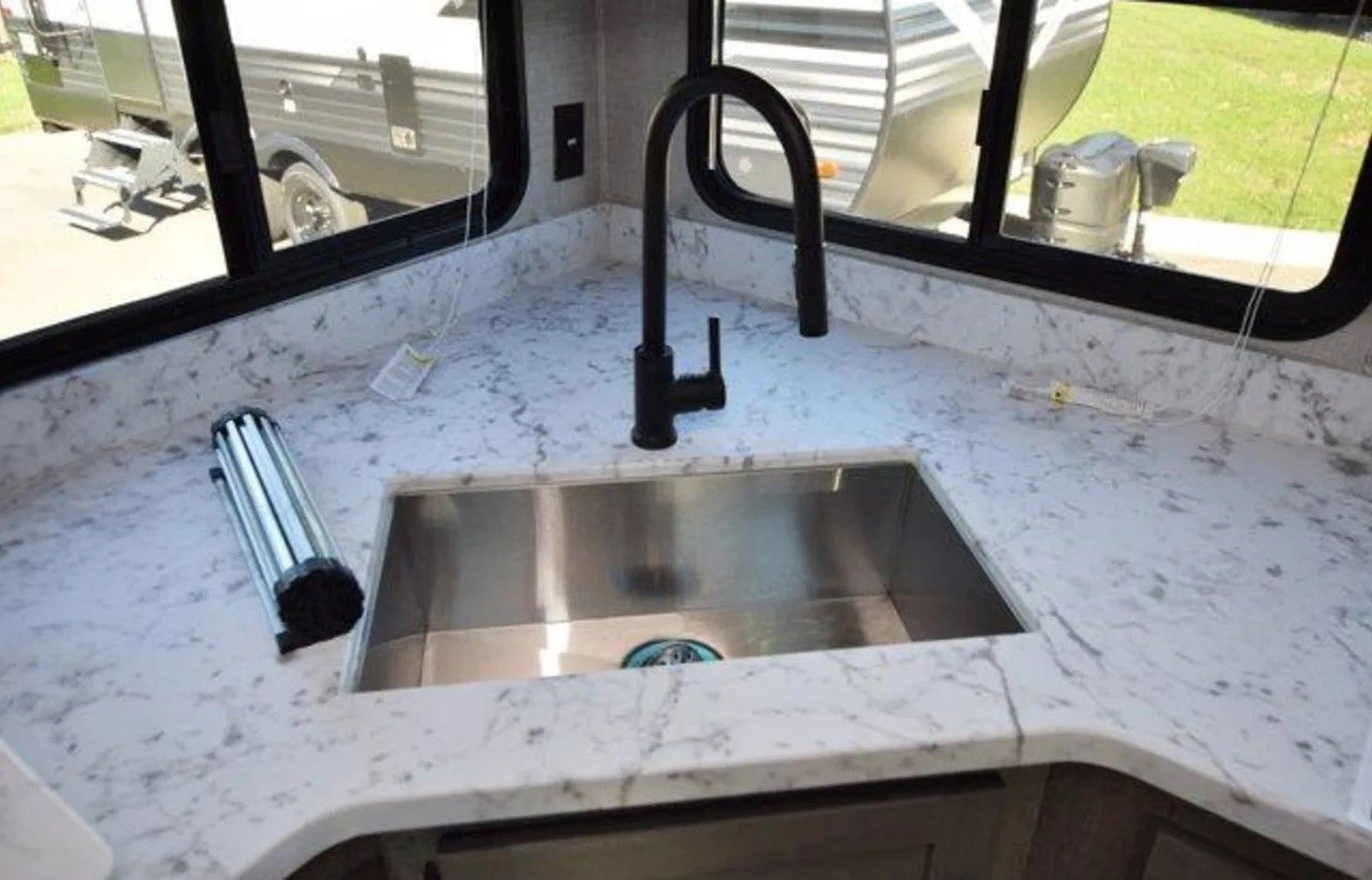 Photo 12 - 2020 Keystone Travel Trailer rental photo 14