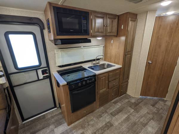 Photo 9 - 2019 Forest River Travel Trailer rental photo 11