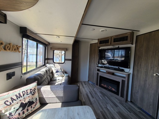2021 Crossroads Zinger 333db Travel Trailer for rent in Porter, OK