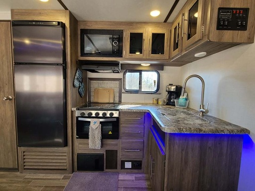 2021 Crossroads Zinger 333db Travel Trailer for rent in Porter, OK