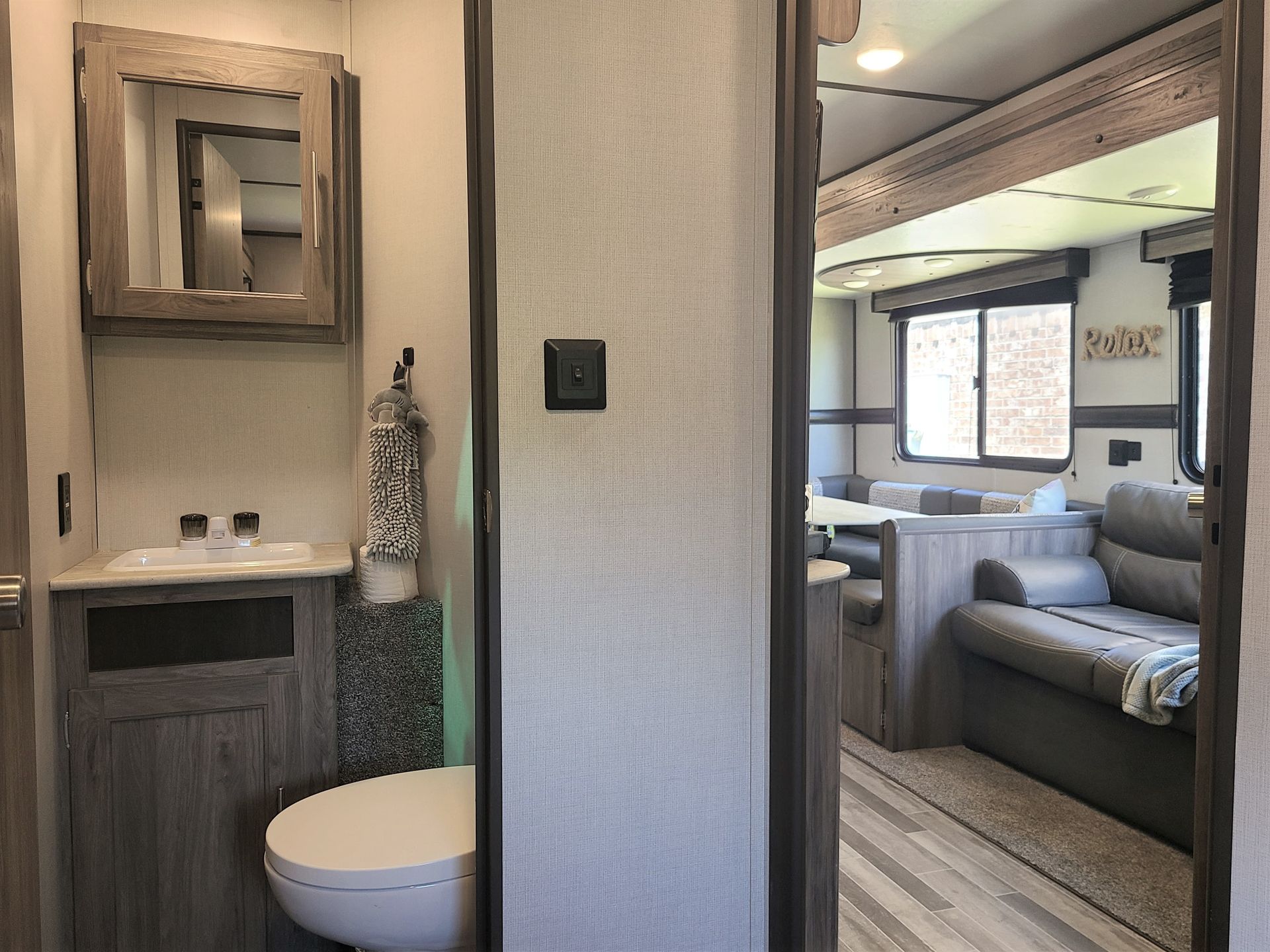 Photo 13 - 2021 Crossroads Travel Trailer rental photo 16