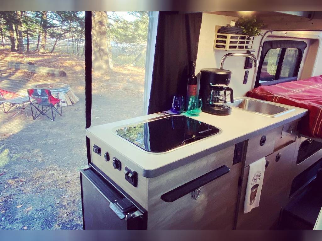 Photo 5 - 2021 Winnebago Class B Motorhome rental photo 7