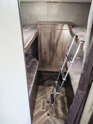 Photo 14 thumbnail 16