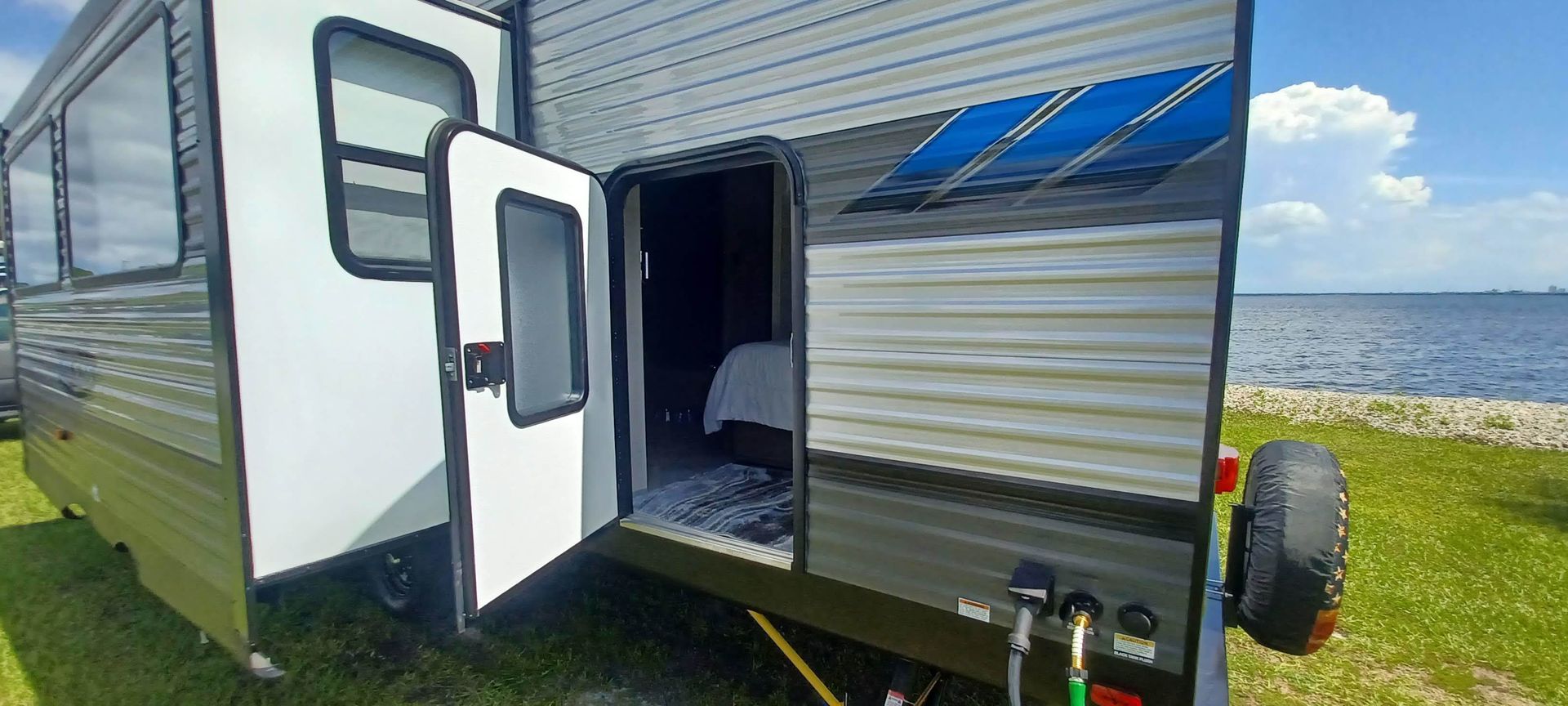 Photo 2 - 2021 Salem Travel Trailer rental photo 4