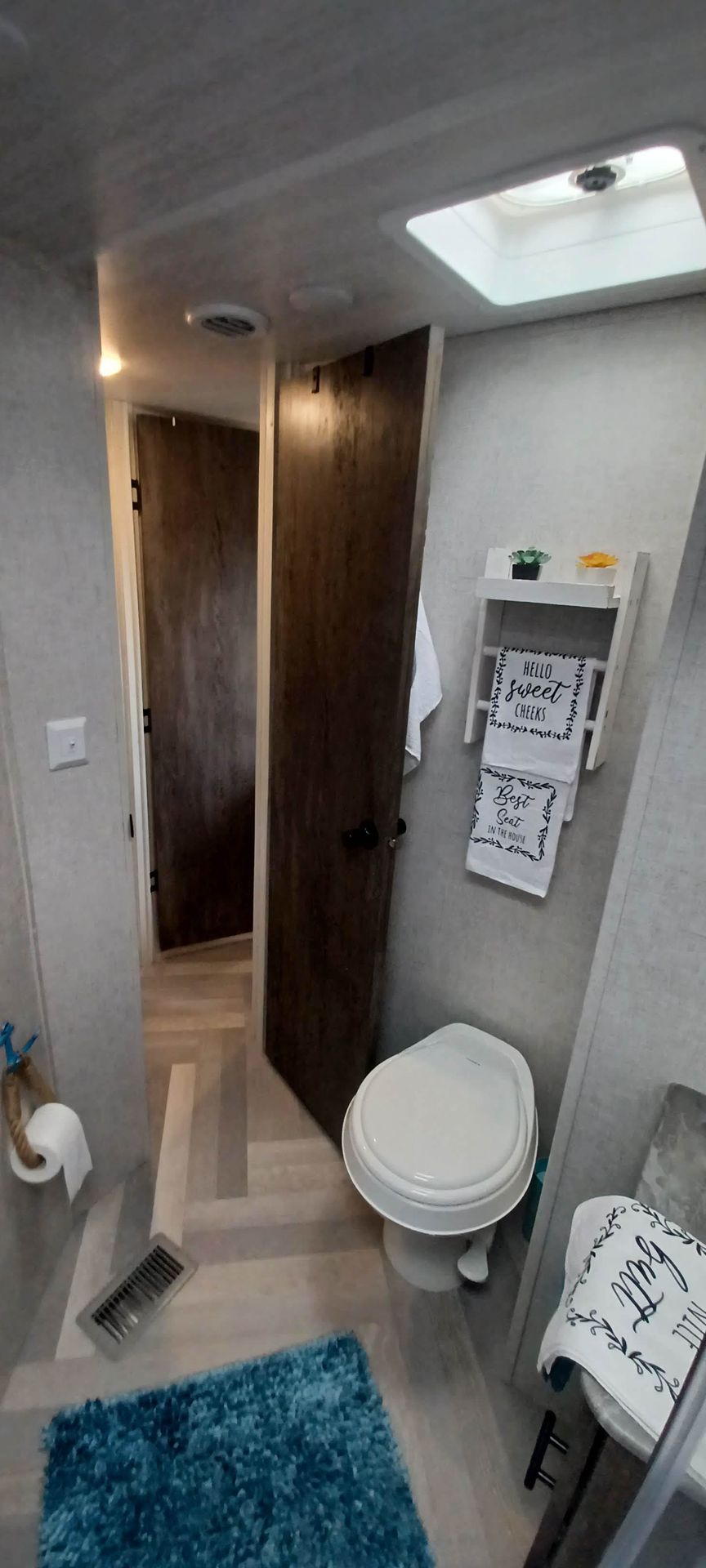 Photo 12 - 2021 Salem Travel Trailer rental photo 14