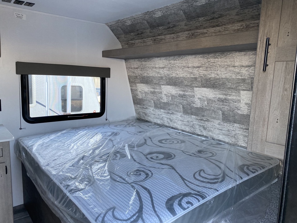 Photo 5 - 2021 Keystone Travel Trailer rental photo 7