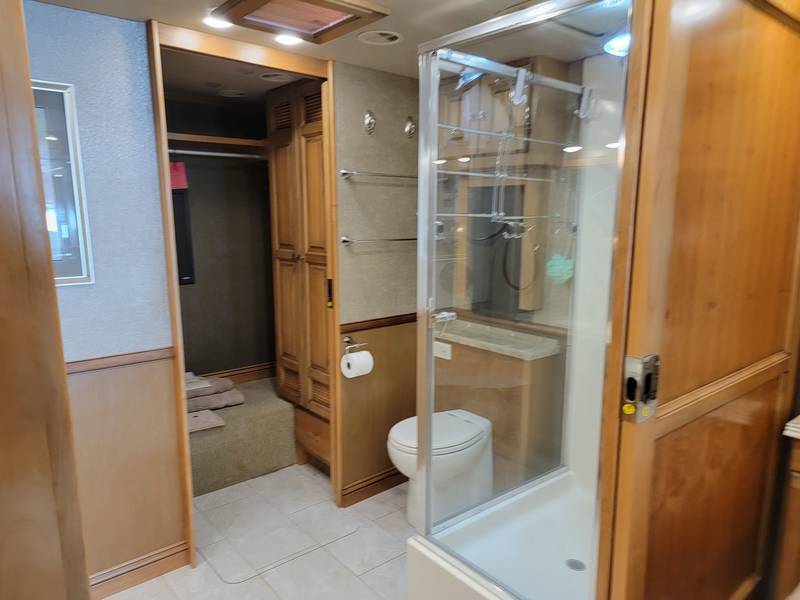 Photo 12 - 2017 Tiffin Motorhomes Class A Motorhome rental photo 14