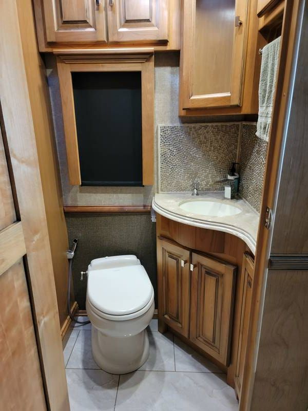 Photo 18 - 2017 Tiffin Motorhomes Class A Motorhome rental photo 20