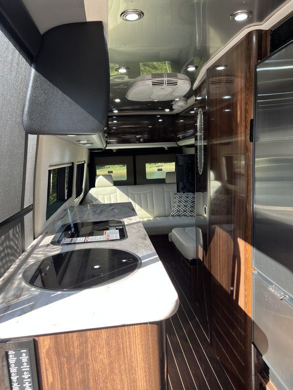 Photo 4 - 2019 Mercedes-Benz Class B Motorhome rental photo 9