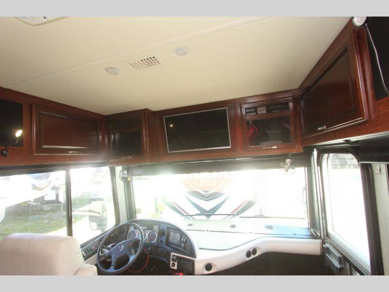 Photo 1 - 2019 Fleetwood Class A Motorhome rental photo 3