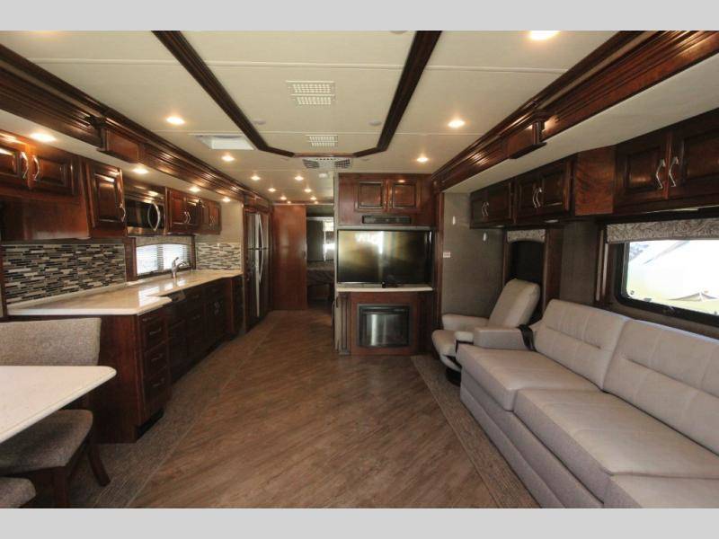 Photo 6 - 2019 Fleetwood Class A Motorhome rental photo 16