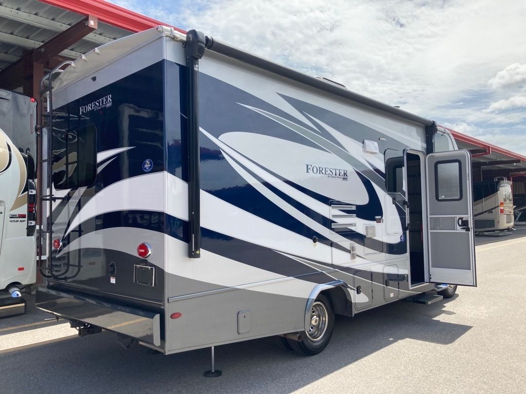 Photo 3 - 2018 Forest River Class C Motorhome rental photo 14