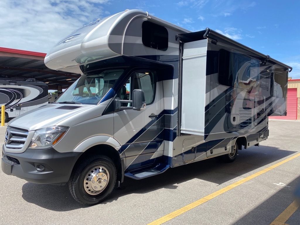 Photo 4 - 2018 Forest River Class C Motorhome rental photo 31