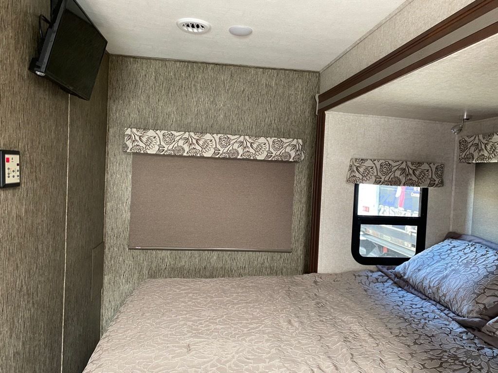 Photo 4 - 2018 Forest River Class C Motorhome rental photo 32