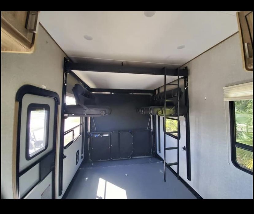 Photo 0 - 2019 Dutchmen Fifth Wheel rental photo 3