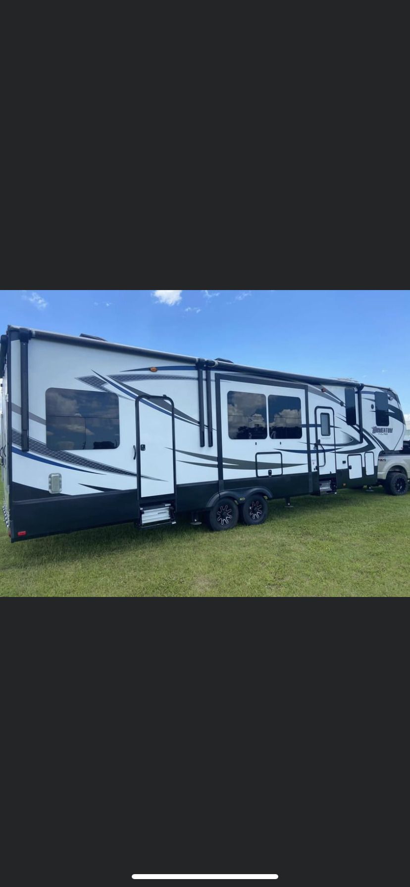 Photo 1 - 2019 Dutchmen Fifth Wheel rental photo 11