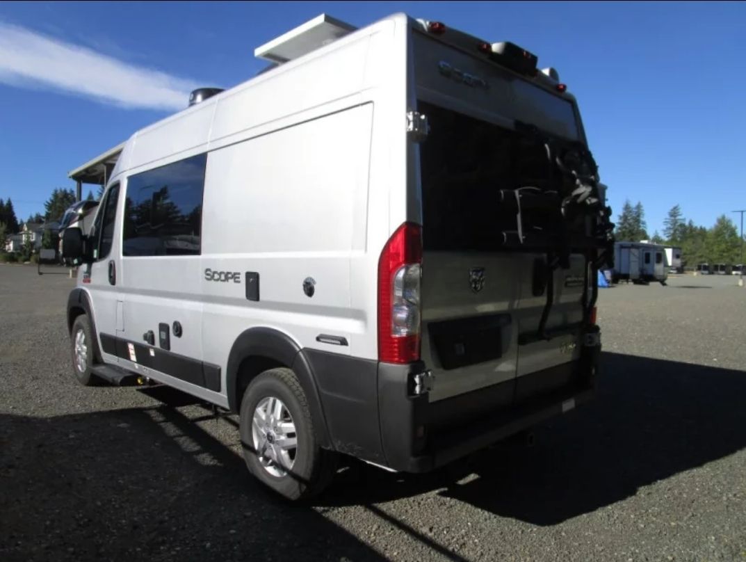 Photo 2 - 2022 Thor Class B Motorhome rental photo 4